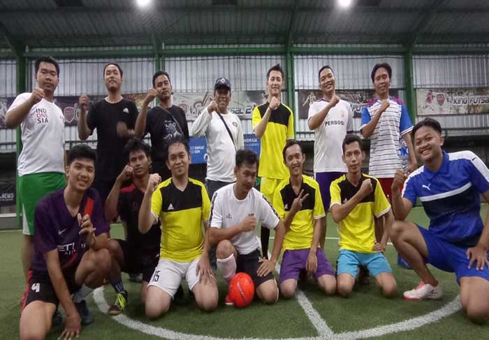 Jalin Persahabatan, KNPI Tigaraksa Main Futsal Bersama DPP ITMI