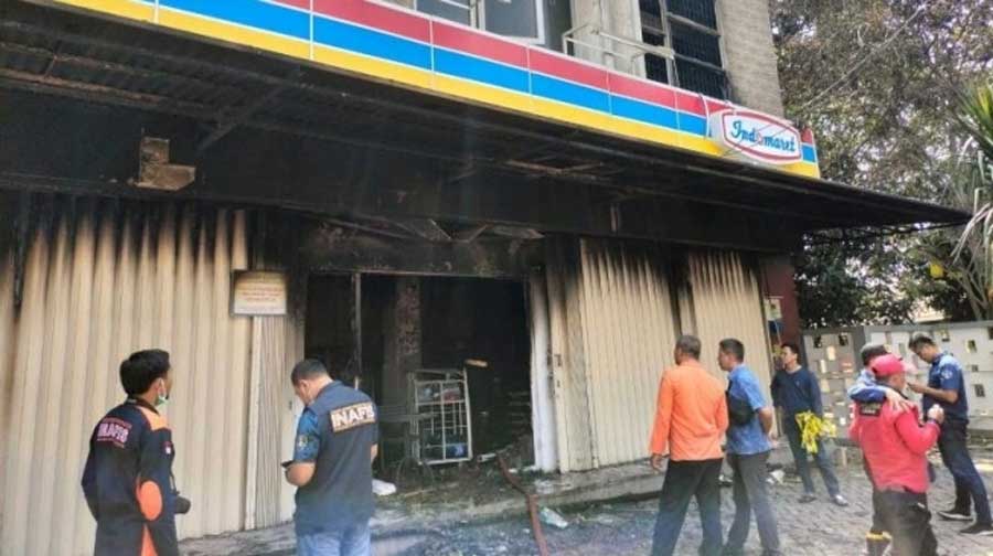 Minimarket di Rajeg Ludes Terbakar